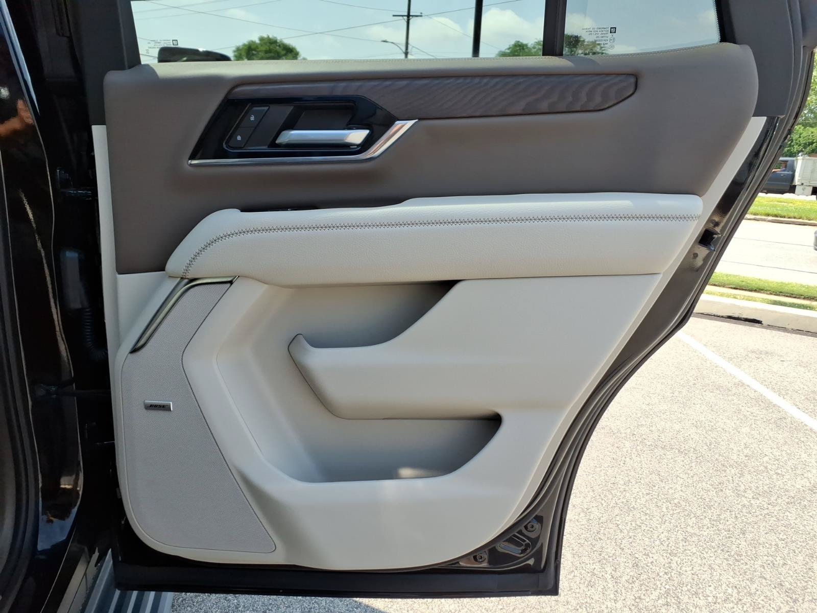Used 2025 GMC Yukon Denali w/ Denali Reserve Package AWD/4WD image 31