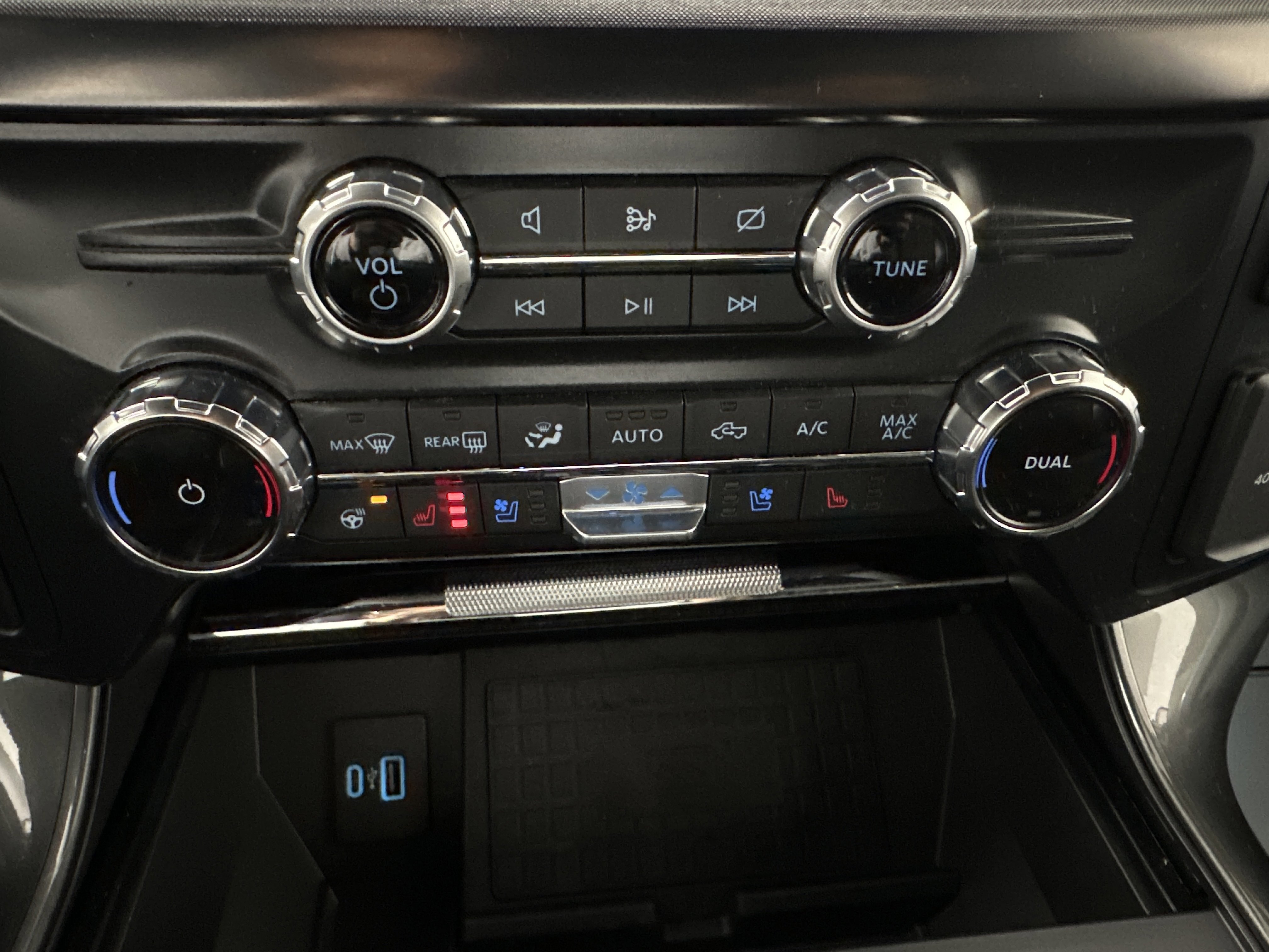 Certified 2022 Ford F150 Tremor w/ Equipment Group 402A High image 21