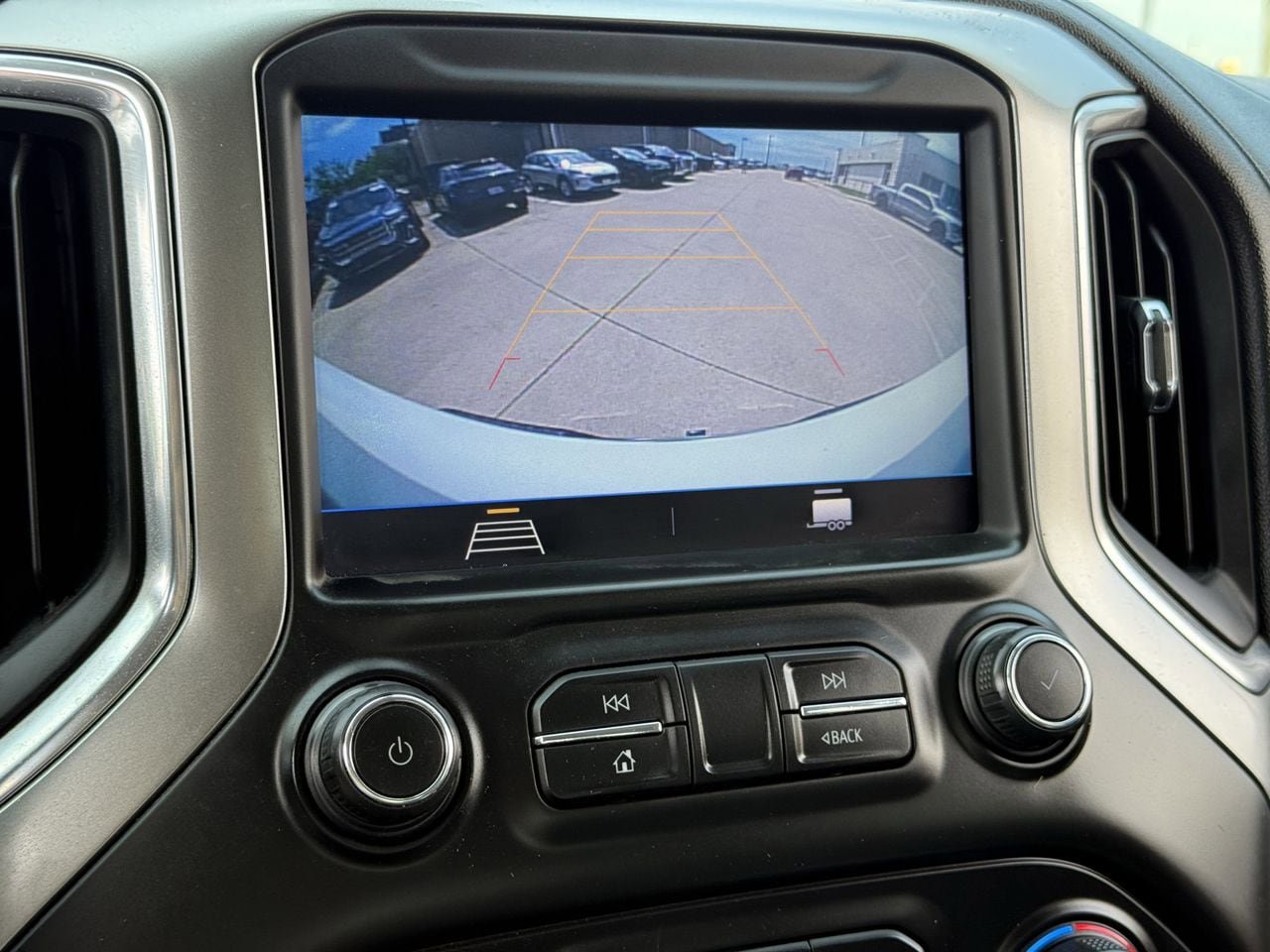 Used 2020 Chevrolet Silverado 1500 LT w/ All-Star Edition AWD/4WD image 19