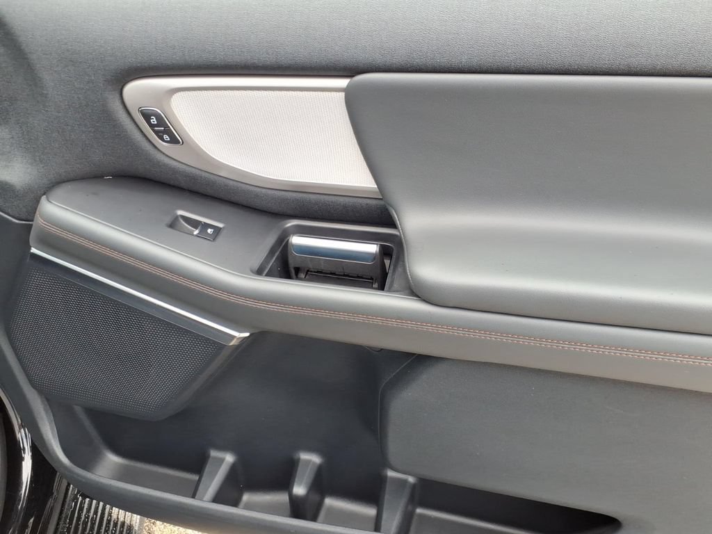 Certified 2025 Ford Expedition Active AWD/4WD image 6