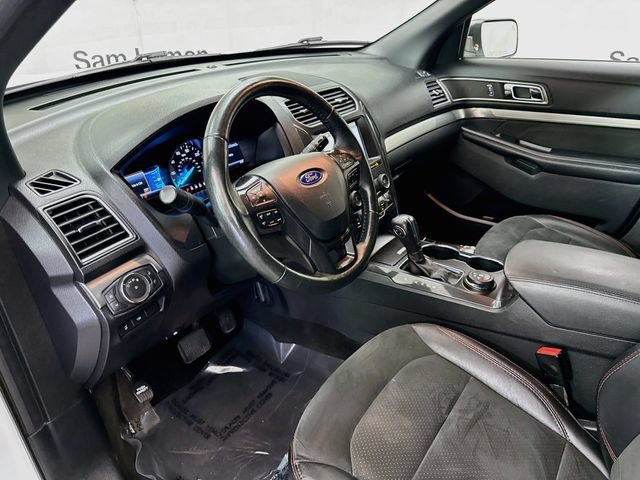 Certified 2019 Ford Explorer XLT w/ Equipment Group 202A AWD/4WD image 9
