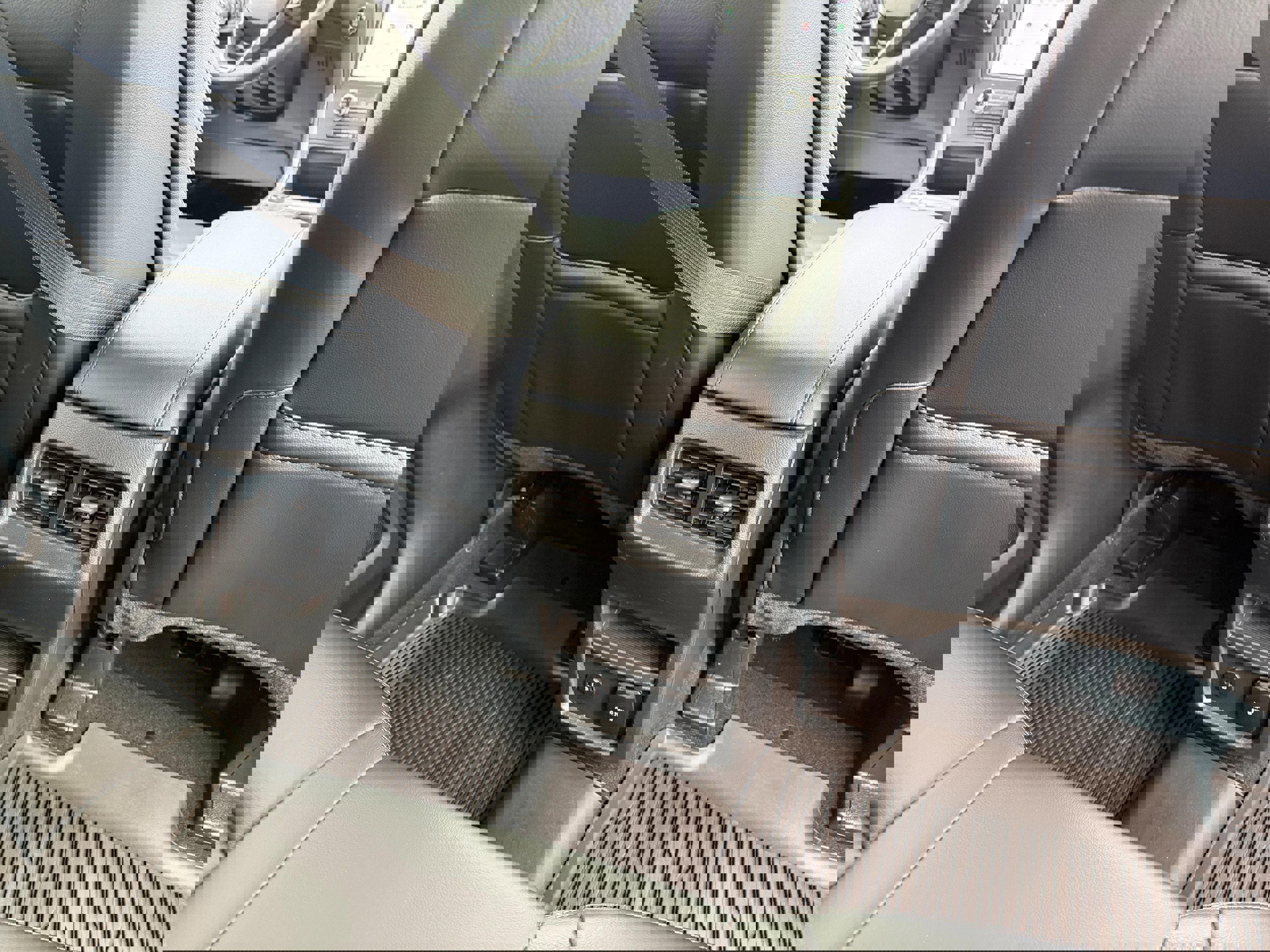 Certified 2024 Ford Edge SEL w/ Convenience Package image 22