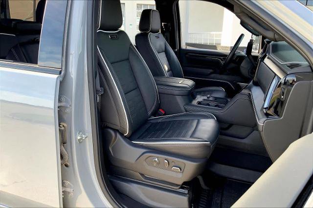 Used 2025 GMC Sierra 2500 AT4X AWD/4WD image 9