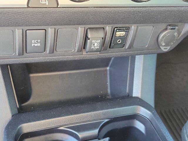 Used 2019 Toyota Tacoma Limited image 29