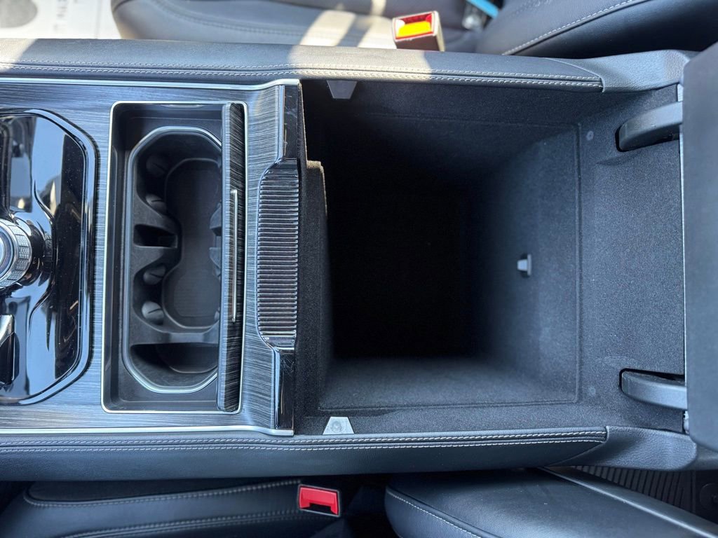 Used 2024 Jeep Wagoneer Series II w/ Flexible Seating Group image 28