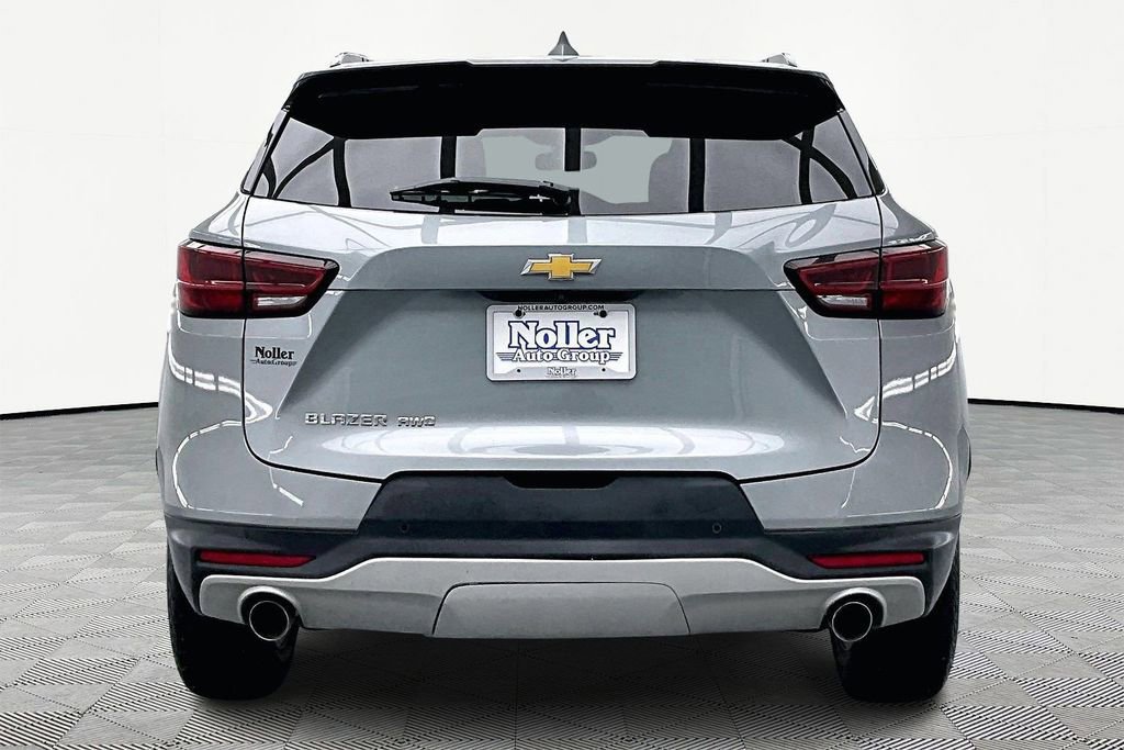 Used 2024 Chevrolet Blazer LT w/ Convenience Package image 3