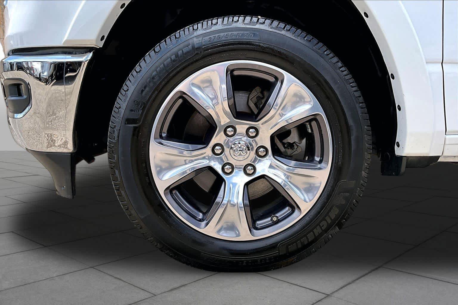 Used 2022 RAM 1500 Laramie AWD/4WD image 14