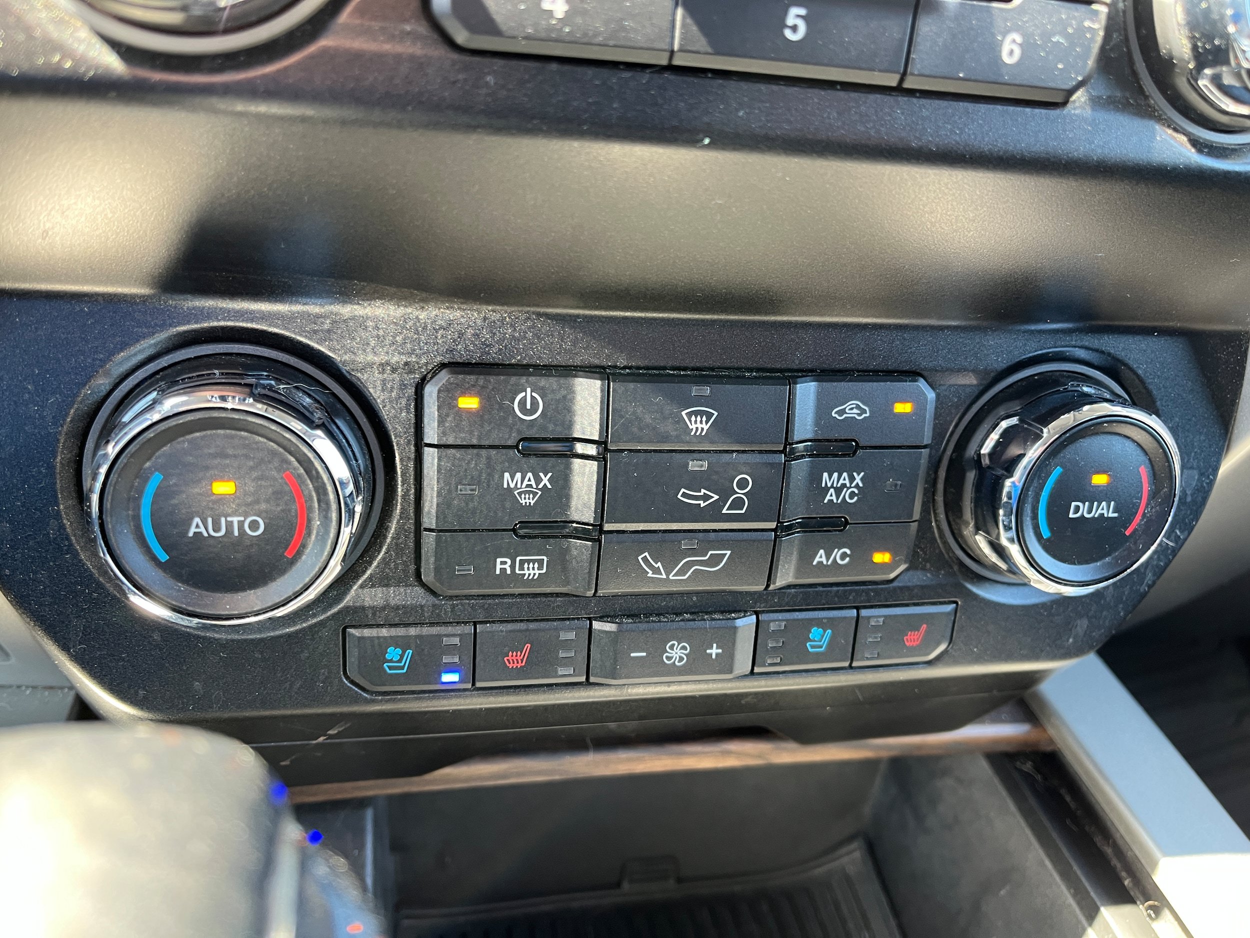 Certified 2019 Ford F150 Lariat w/ Trailer Tow Package AWD/4WD image 22