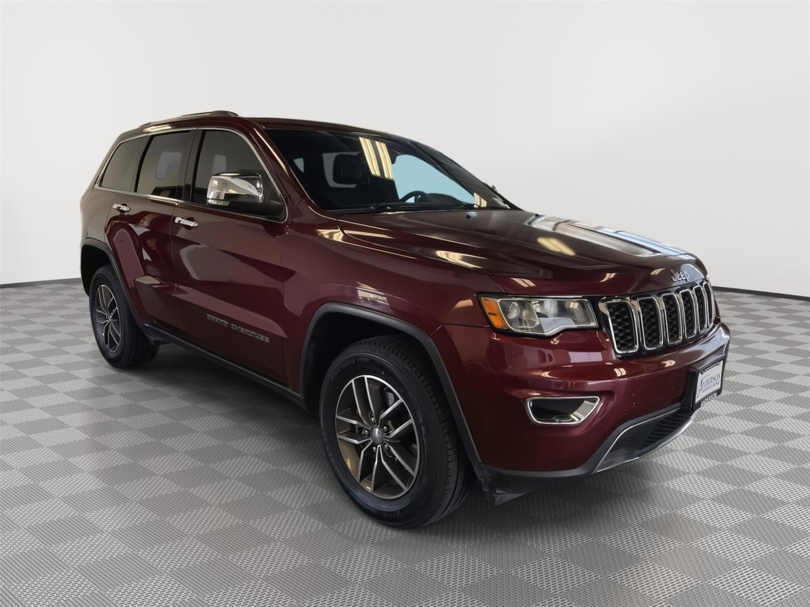 Used 2017 Jeep Grand Cherokee Limited image 2