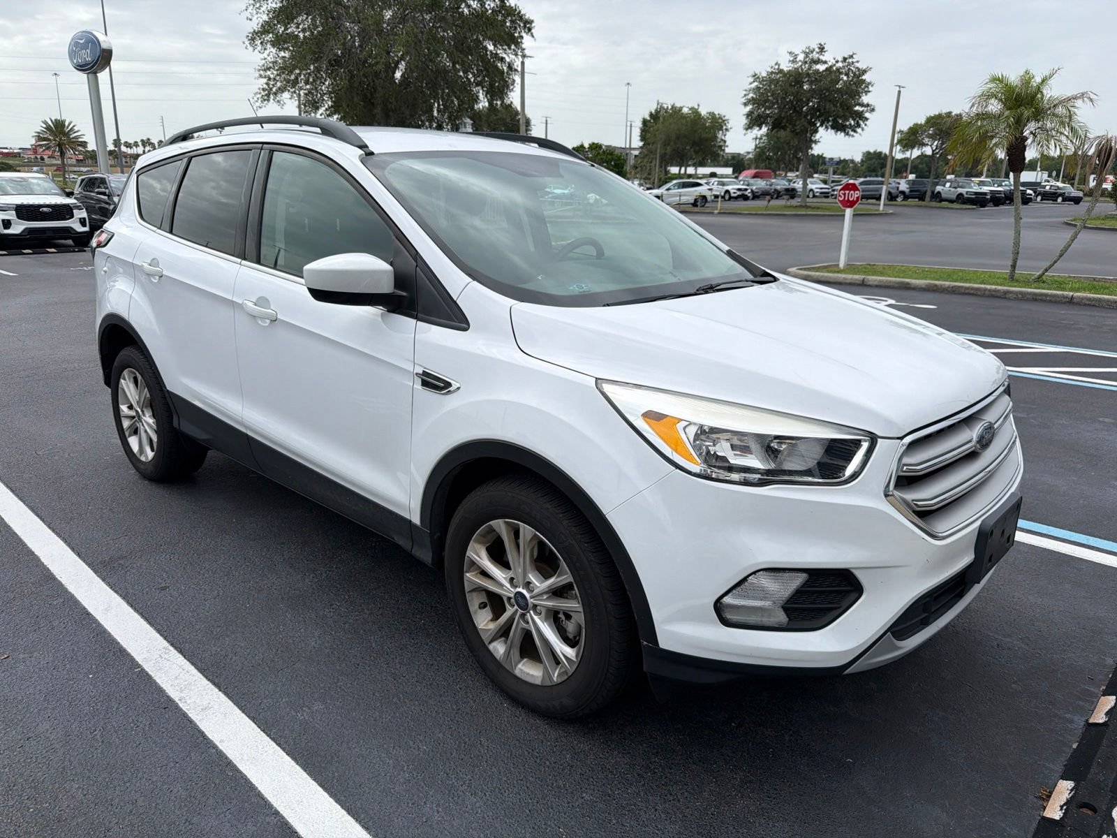 Certified 2018 Ford Escape SE w/ SE Sync 3 Package