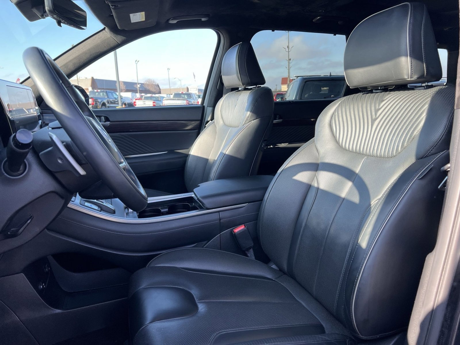 Used 2024 Hyundai Palisade Calligraphy image 13