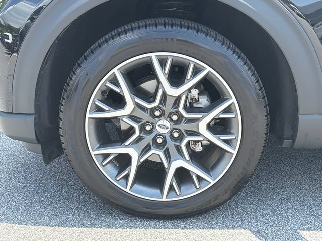 Certified 2025 Ford Explorer Platinum w/ Ultimate Package AWD/4WD image 13