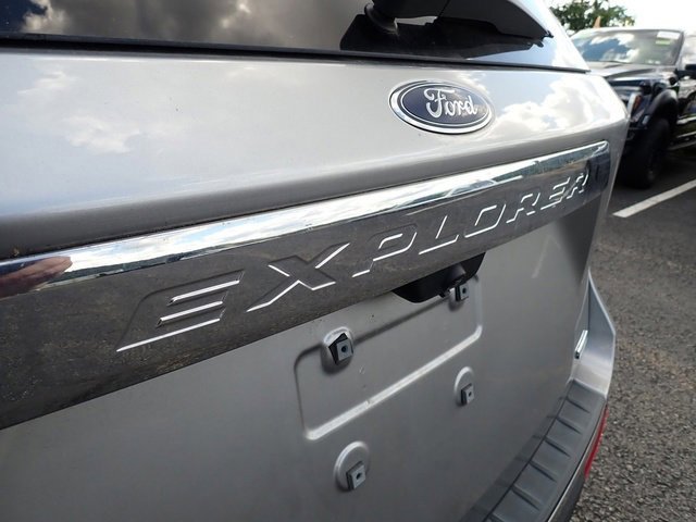 Certified 2022 Ford Explorer XLT image 9