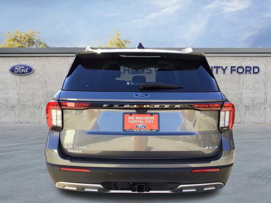 Certified 2025 Ford Explorer Active w/ Active Comfort Package image 4