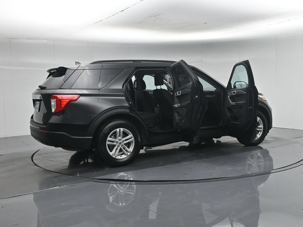 Certified 2024 Ford Explorer XLT RWD image 6