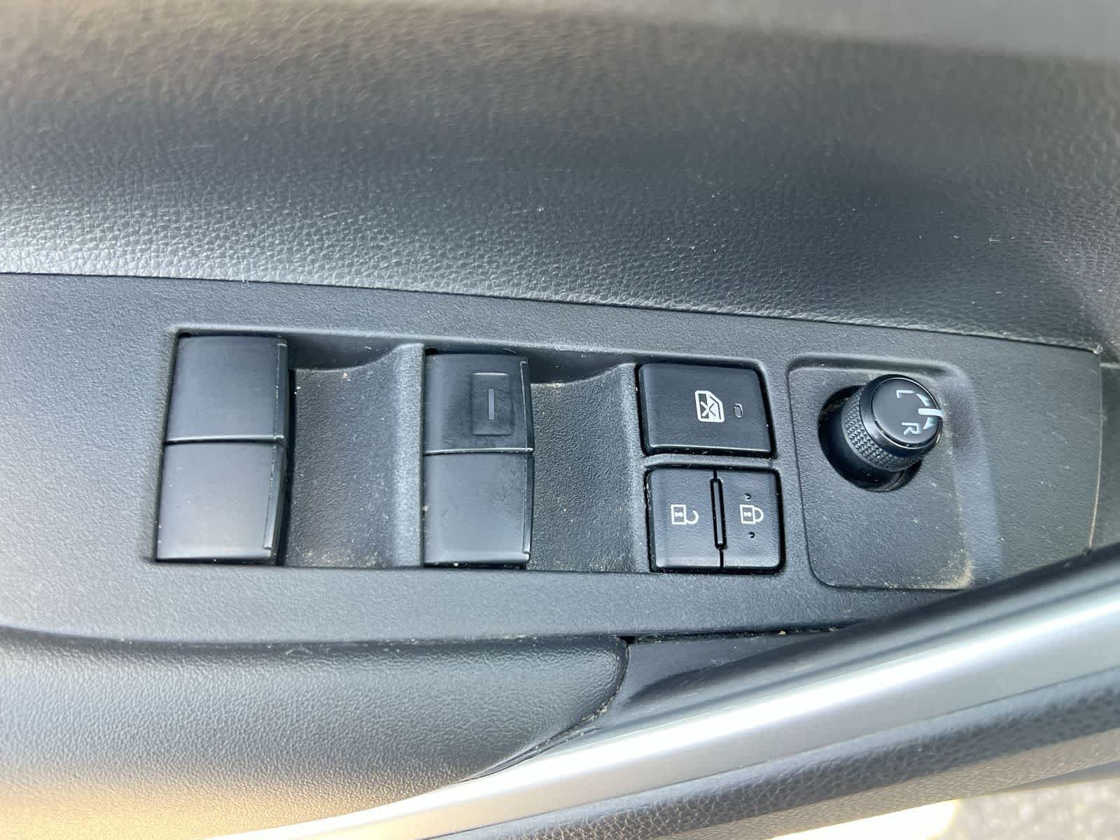 Used 2024 Toyota Corolla Cross LE FWD image 17