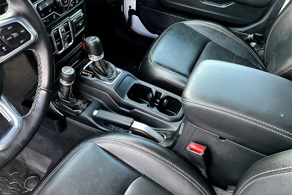 Used 2022 Jeep Wrangler Unlimited Sahara w/ Cold Weather Group image 15