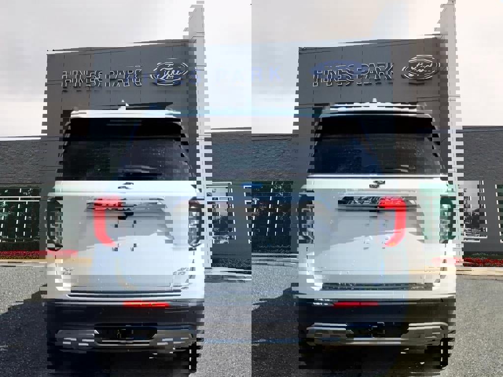 Certified 2023 Ford Explorer XLT w/ Equipment Group 202A image 4
