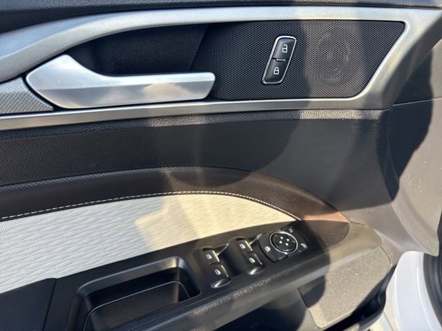 Certified 2019 Ford Fusion SE w/ Equipment Group 151A FWD image 11
