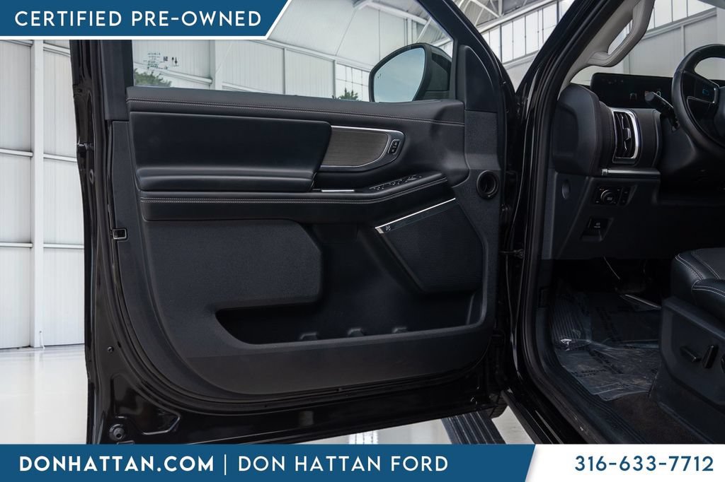 Certified 2025 Ford Expedition Platinum AWD/4WD image 16