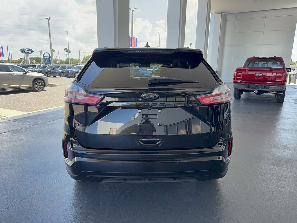 Certified 2024 Ford Edge SE w/ Black Appearance Package AWD/4WD image 6