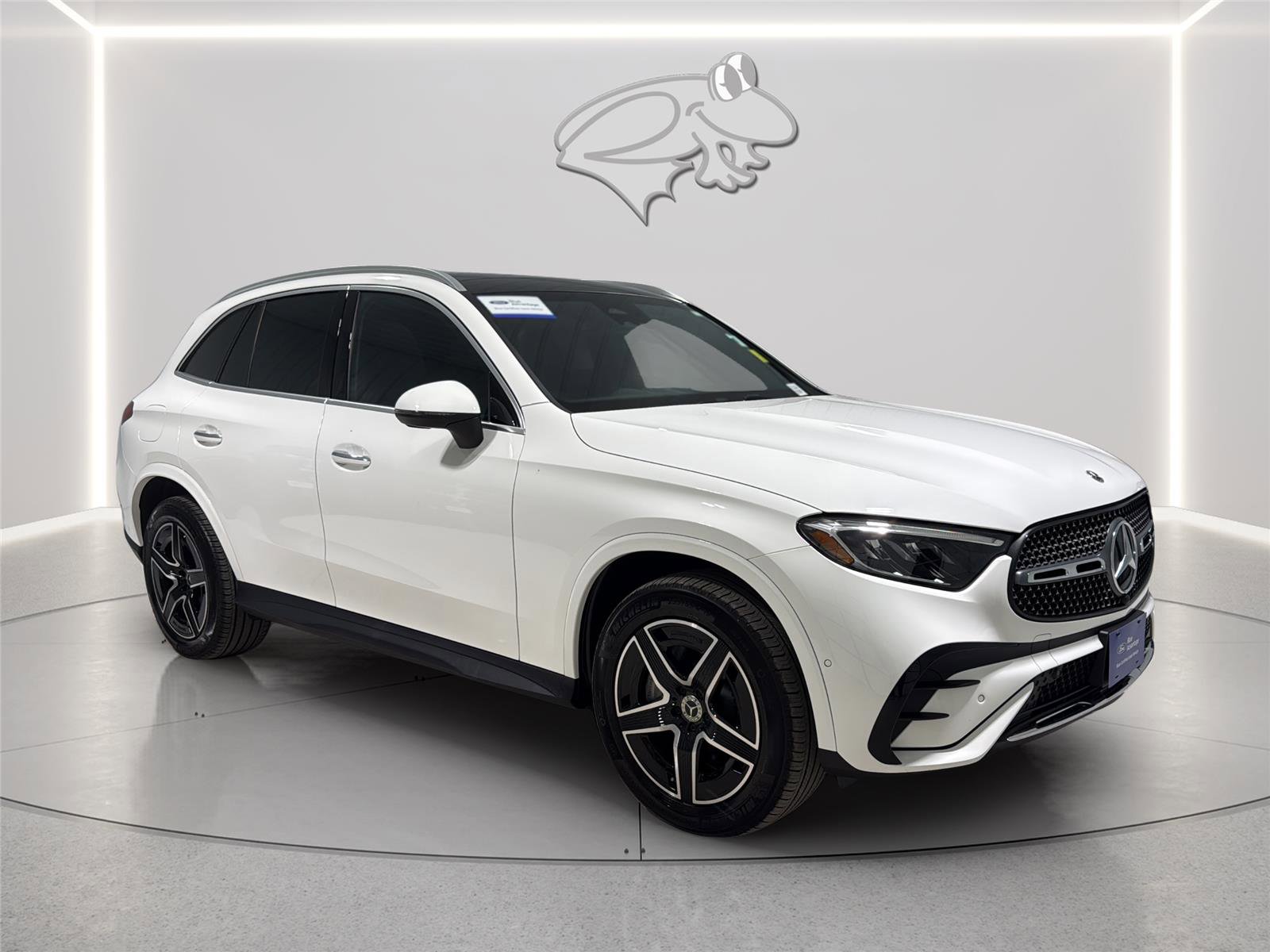 Used 2025 Mercedes-Benz GLC 300 4MATIC image 8