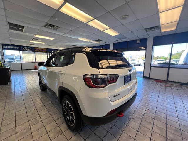 Used 2025 Jeep Compass Trailhawk AWD/4WD image 9