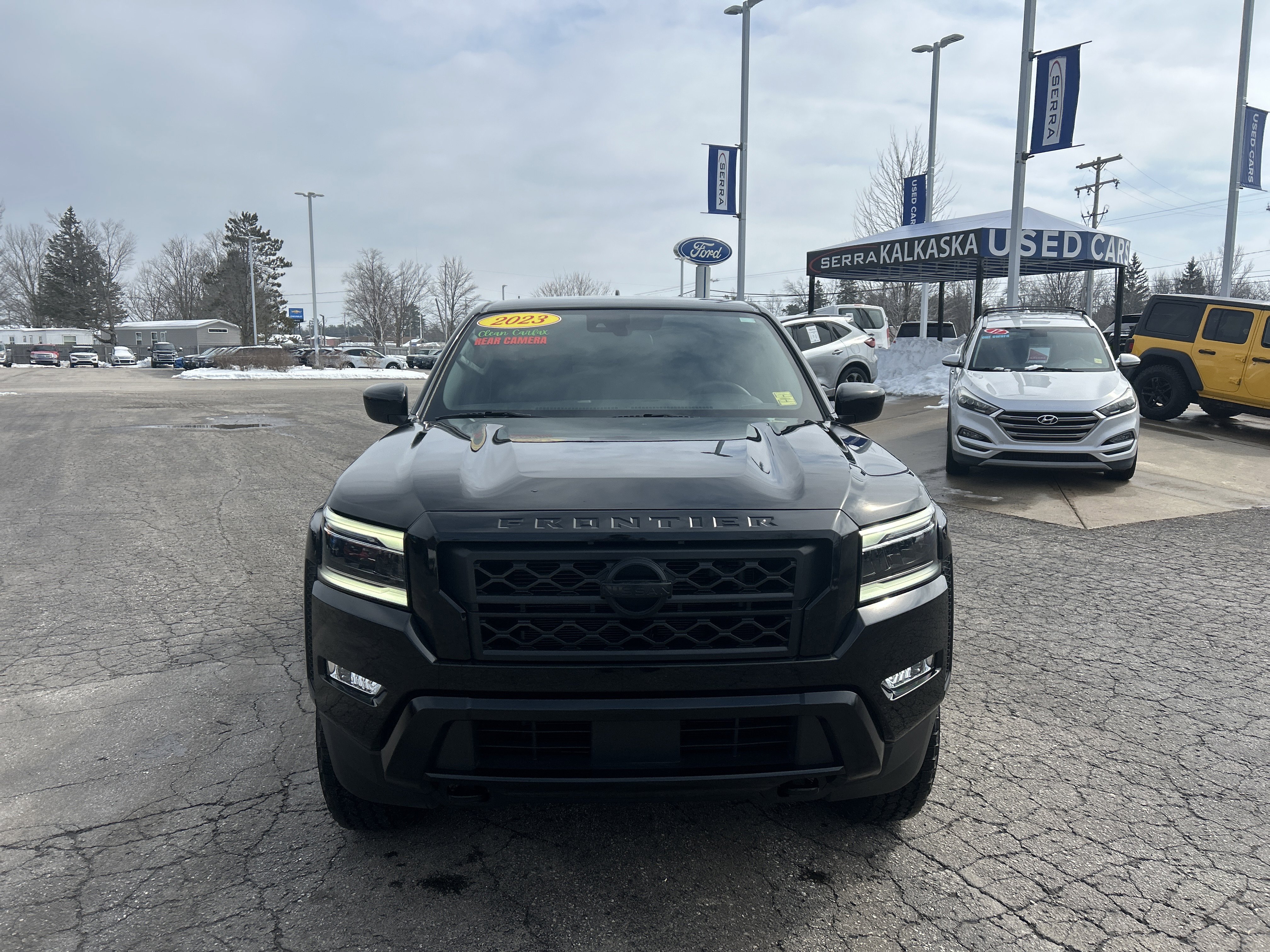 Used 2023 Nissan Frontier SV w/ Midnight Edition Package image 9