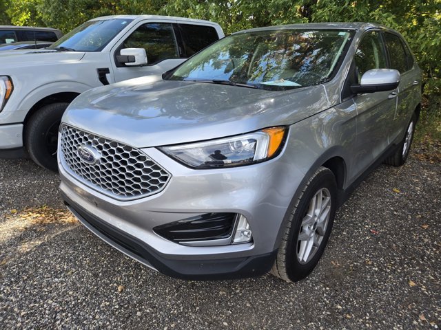 Certified 2024 Ford Edge SEL w/ Convenience Package AWD/4WD image 2