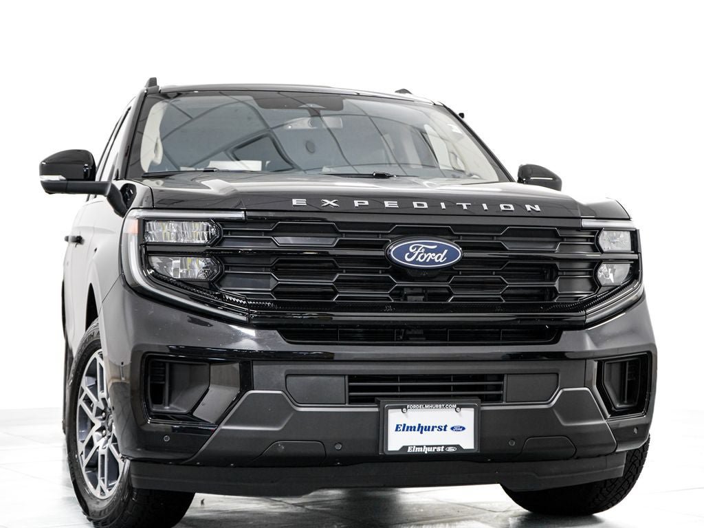 Certified 2025 Ford Expedition Active AWD/4WD image 3