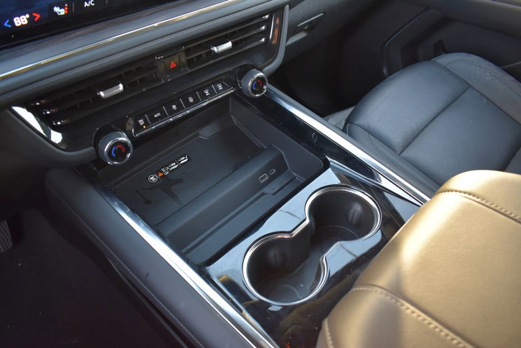 Used 2025 Chevrolet Tahoe LT image 13