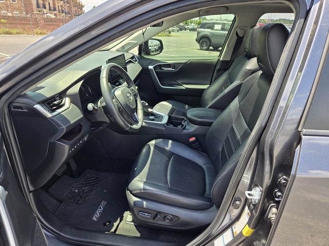 Used 2020 Toyota RAV4 Limited AWD/4WD image 10