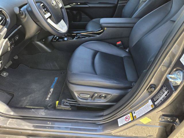 Used 2018 Toyota Prius Prime Premium w/ Carpet Mat Package FWD image 25