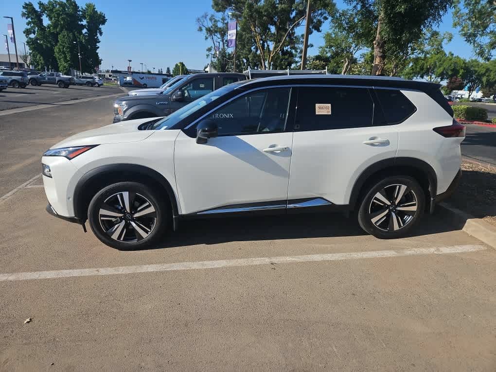 Used 2023 Nissan Rogue SL w/ SL Premium Package AWD/4WD image 5
