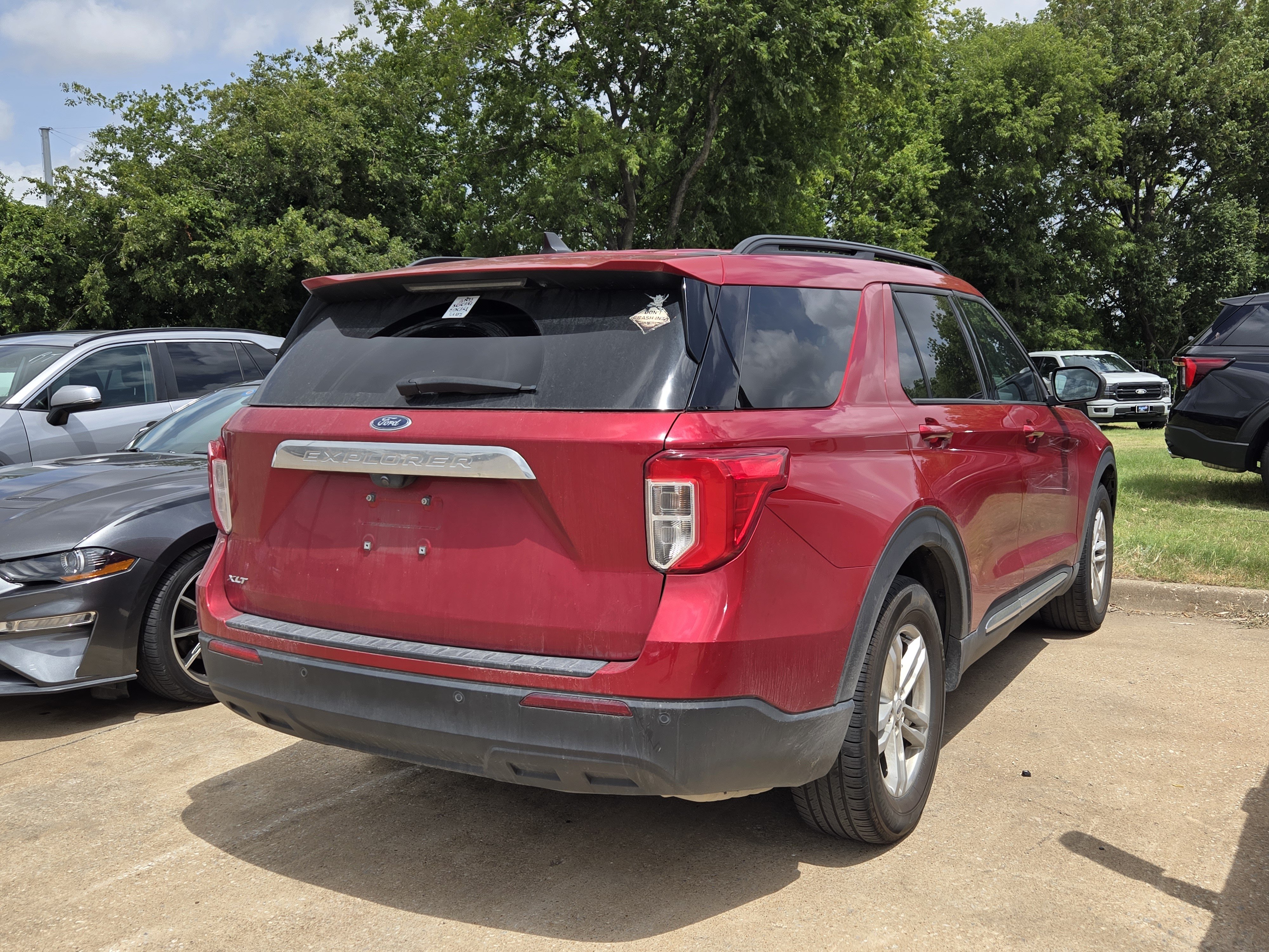 Certified 2023 Ford Explorer XLT RWD image 4