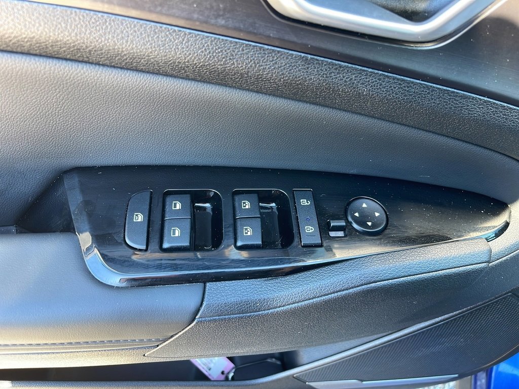 Used 2024 Kia Sportage EX image 10
