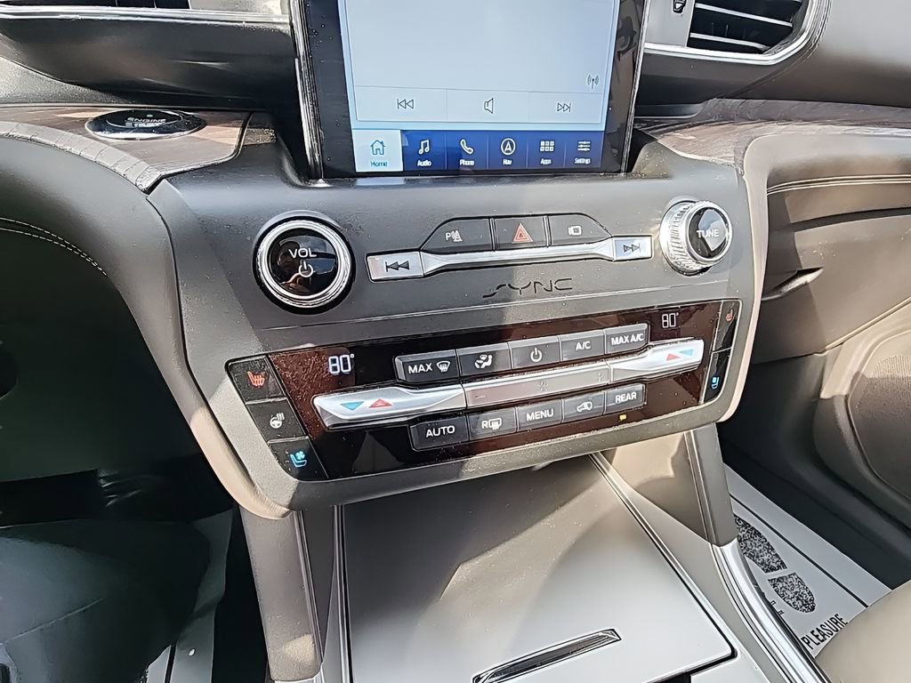 Certified 2020 Ford Explorer Platinum w/ Premium Technology Package AWD/4WD image 29