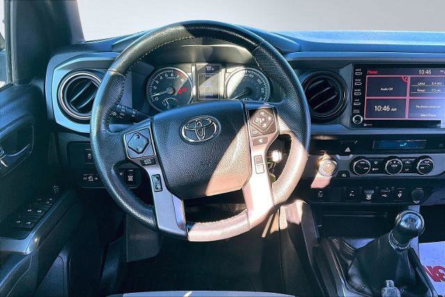 Used 2022 Toyota Tacoma TRD Sport w/ Technology Package image 12