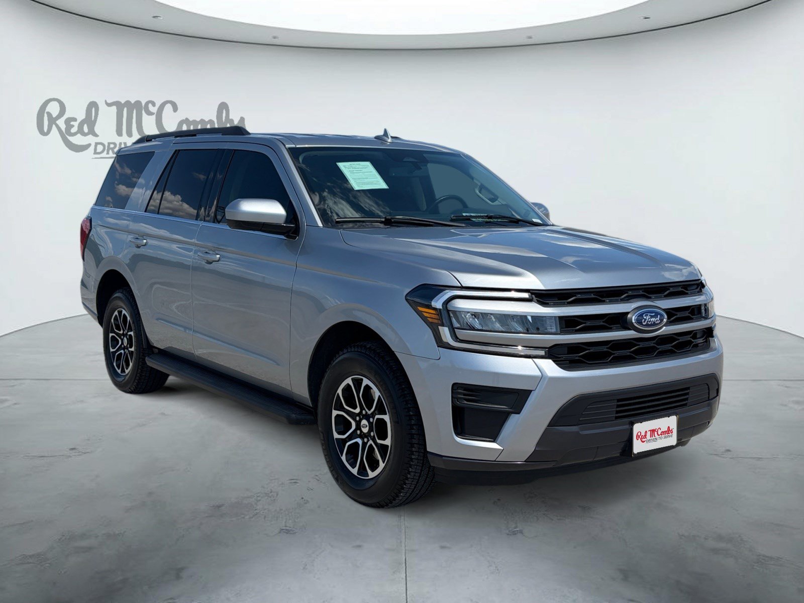 Certified 2024 Ford Expedition XLT RWD image 3