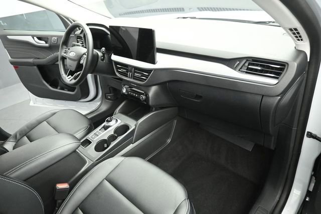 Certified 2025 Ford Escape Platinum AWD/4WD image 45