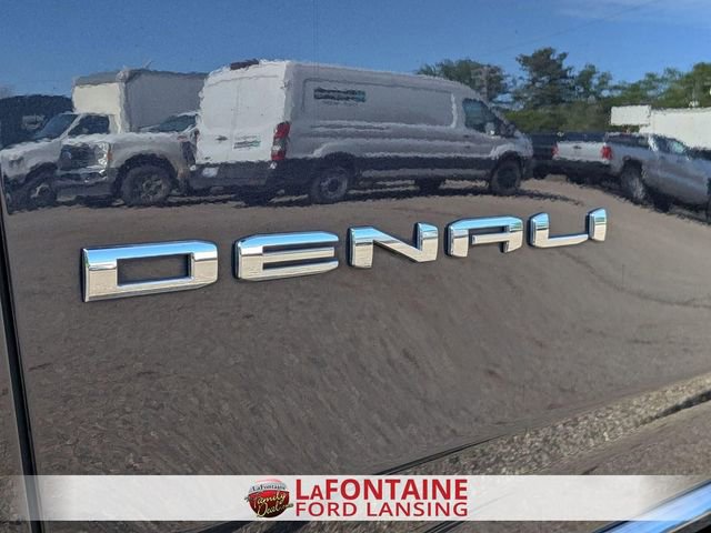 Used 2023 GMC Yukon XL Denali Ultimate w/ LPO, Floor Liner Package AWD/4WD image 10