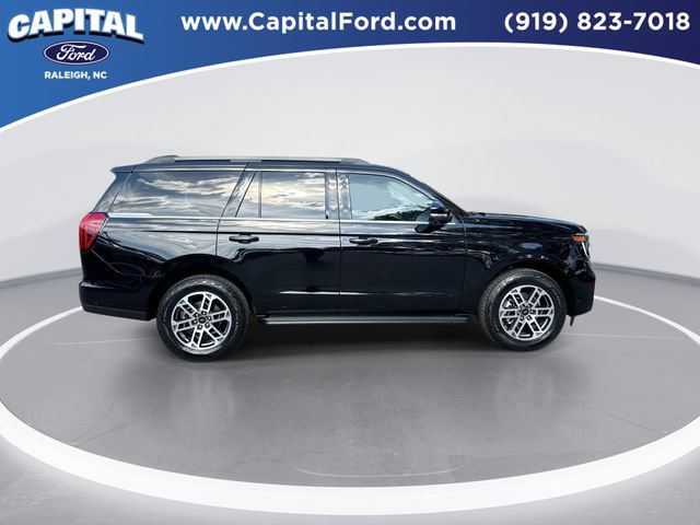 Certified 2025 Ford Expedition Active AWD/4WD image 9
