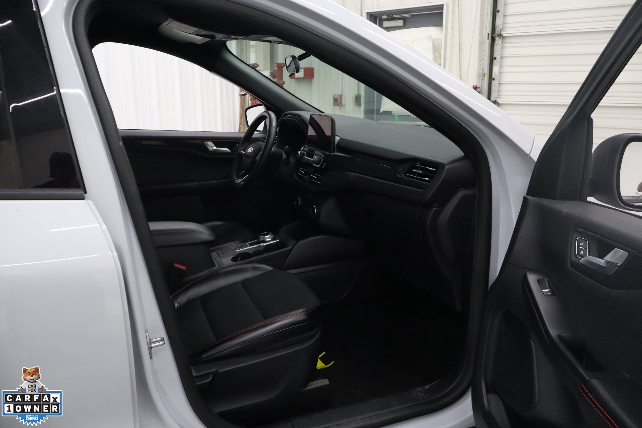 Certified 2025 Ford Escape ST-Line FWD image 27