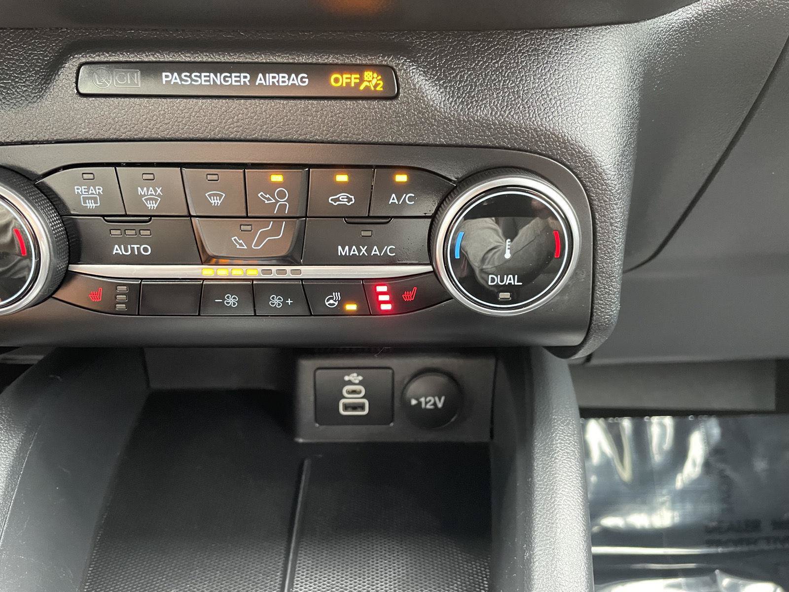 Certified 2025 Ford Escape ST-Line Select AWD/4WD image 27