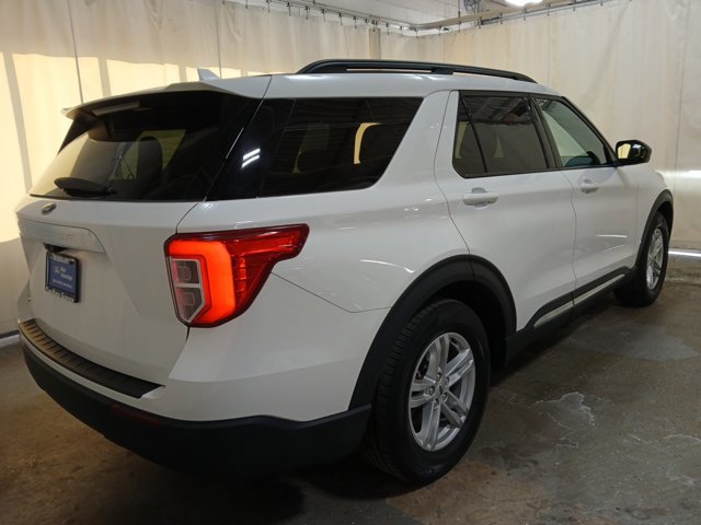 Certified 2022 Ford Explorer XLT image 4