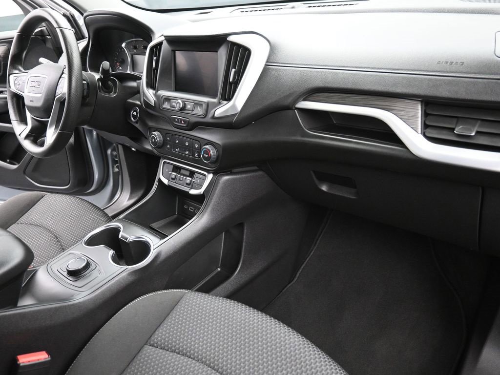 Used 2024 GMC Terrain SLE image 16