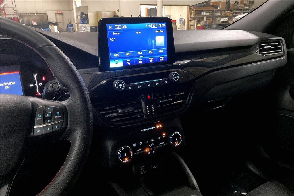 Certified 2025 Ford Escape ST-Line AWD/4WD image 6