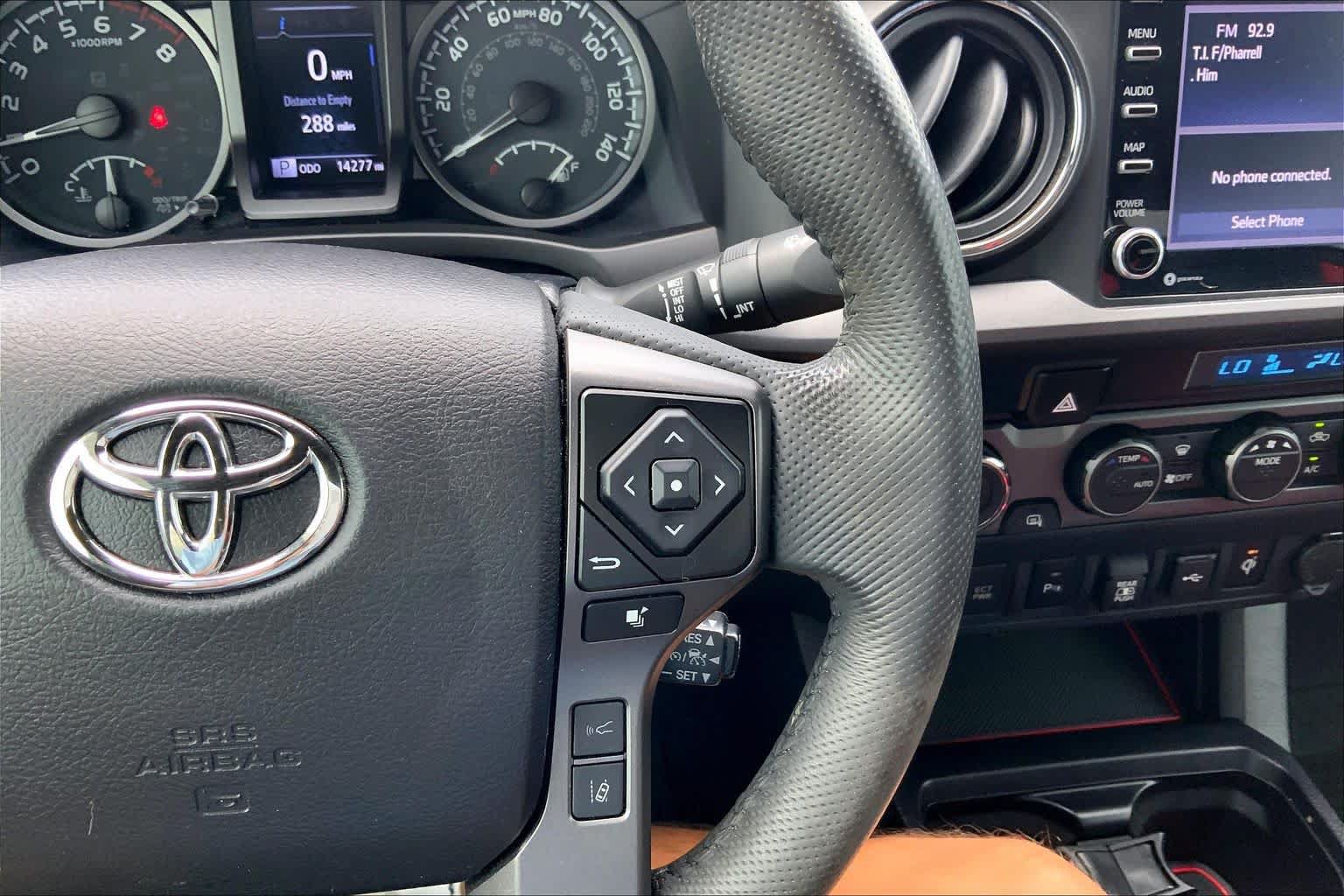 Used 2022 Toyota Tacoma TRD Off-Road w/ Technology Package AWD/4WD image 24