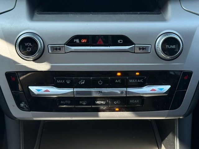 Certified 2022 Ford Explorer XLT w/ Equipment Group 202A RWD image 27