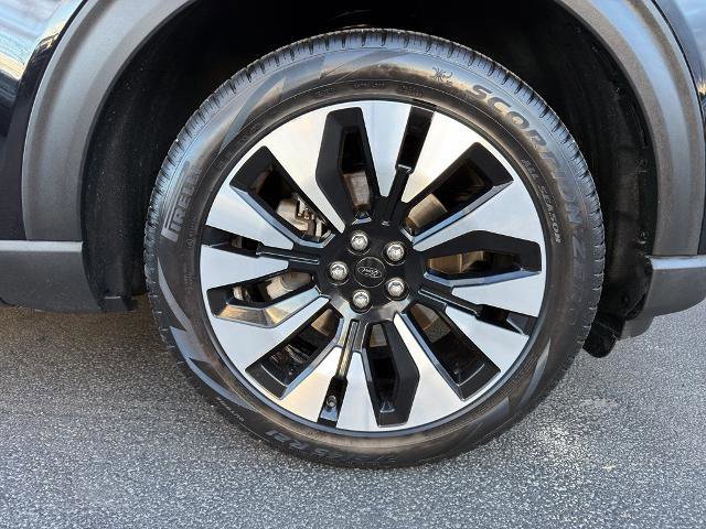 Certified 2025 Ford Explorer Platinum w/ LUX Leather Package image 10